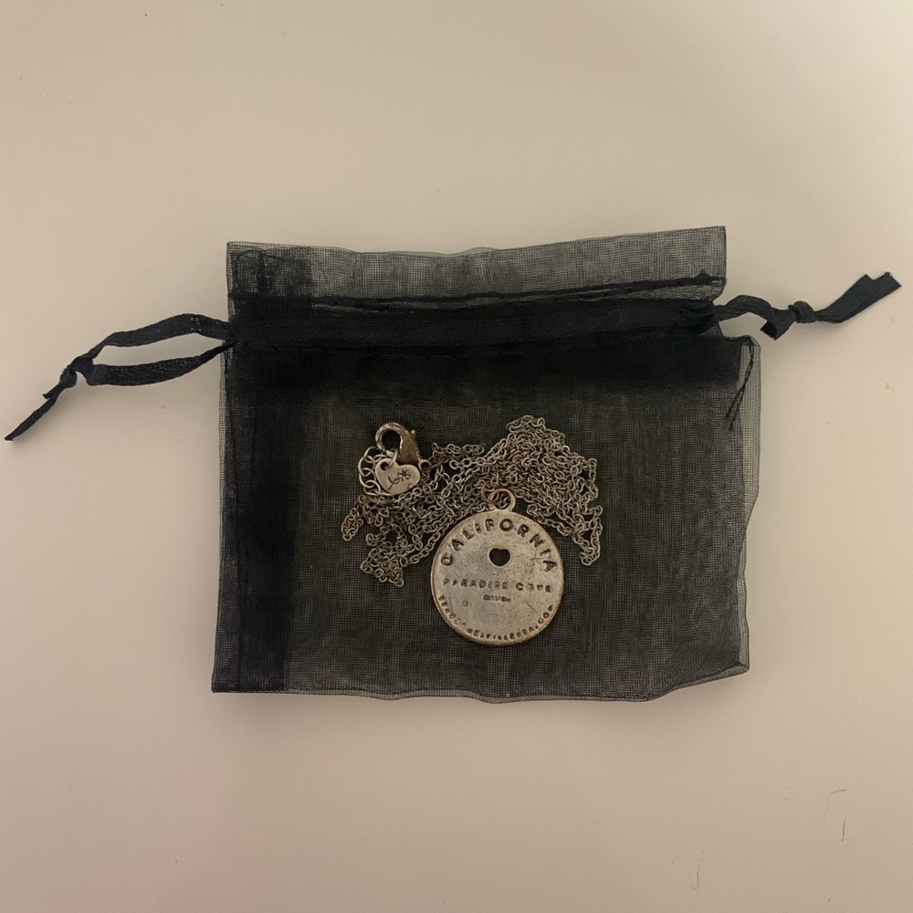 Brandy Melville Silver Paradise Cove Pendant Necklace